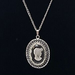 Vintage Whiting & Davis Reverse Carved Cameo Pendant Necklace Silver-tone Signed